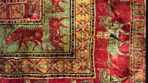 قالی پازیریک شاهکار فرش دستباف ایران در دوره هخامنشیان
