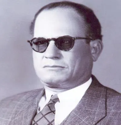 عیسی بهادری نابغه طراحی قالی