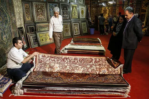 استاندار خواستار تکمیل ساختمان نمایشگاه دائمی فرش دستباف قم شد