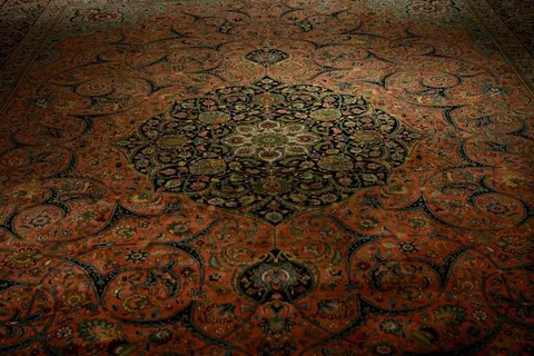 با تولیدات نانو در بازار فرش رونق ایجاد کنیم