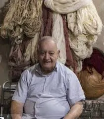 احمد ستاری استاد برجسته رنگرزی فرش