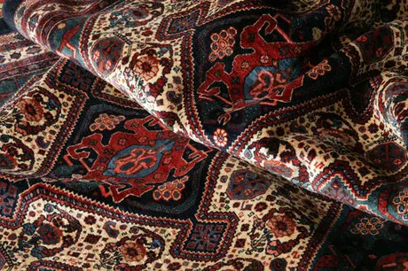 فرشهای نفیس خراسان شمالی هنوز جایی برای نمایش ندارند