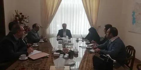 نشست تخصصی با استاندار آذربایجان شرقی در خصوص مهم ترین برنامه های مرکز ملی فرش