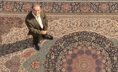 بلندآوازه کردن فرش اصفهان در جهان توسط «استاد صفدرزاده حقیقی»