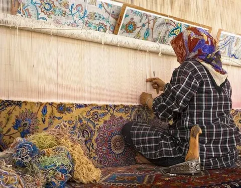 مرکز فرش ایران به تعهدات خود عمل نکرد
