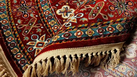 درآمد فروشندگان فرش دستباف ۹۷ درصد کاهش یافت