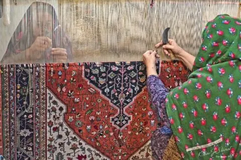 رونمایی از گواهی ثبت برند فرش احسان در شیراز