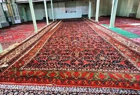 بازدید رئیس مرکز ملی فرش ایران از قالی تاریخی حسینیه بیجار