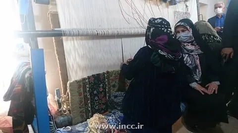 بازدید فرحناز رافع از کارگاه‌های قالی بافی استان کردستان