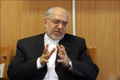رونمایی از نخستین دستگاه بافت فرش ماشینی 1200شانه جهان با حضور نعمت زاده
