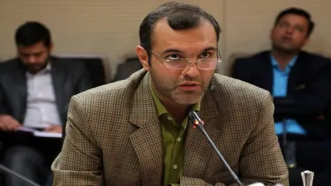 طرح فرش پیش پای زائر در قم اجرا شد