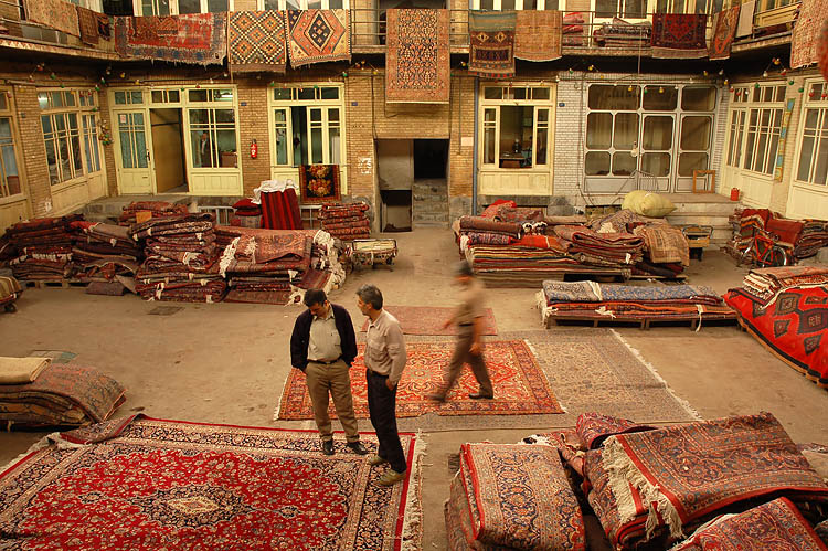 ۱۷ هزار بافنده خانگی فرش دستبافت در استان همدان
